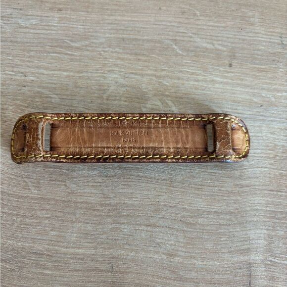 Authentic Louis Vuitton shoulder strap pad - Picture 1 of 2